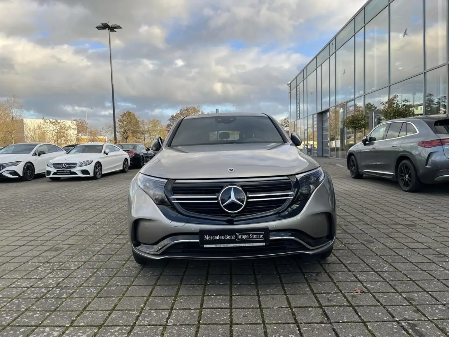 Mercedes-Benz EQC 400 400 4MATIC AMG Line AMG+FAHRASSIST+MULTIBEAM Silver - 2