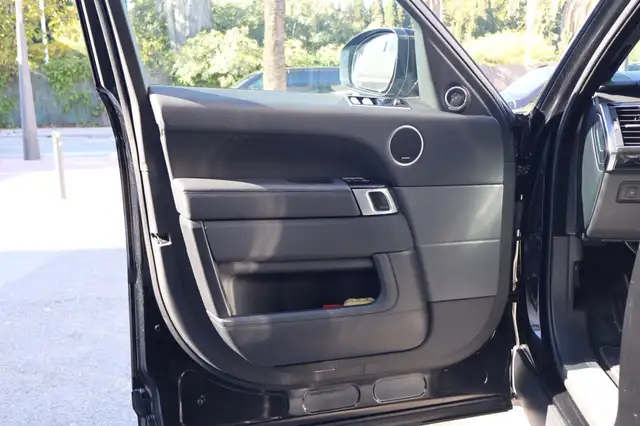 Land Rover Range Rover view 11