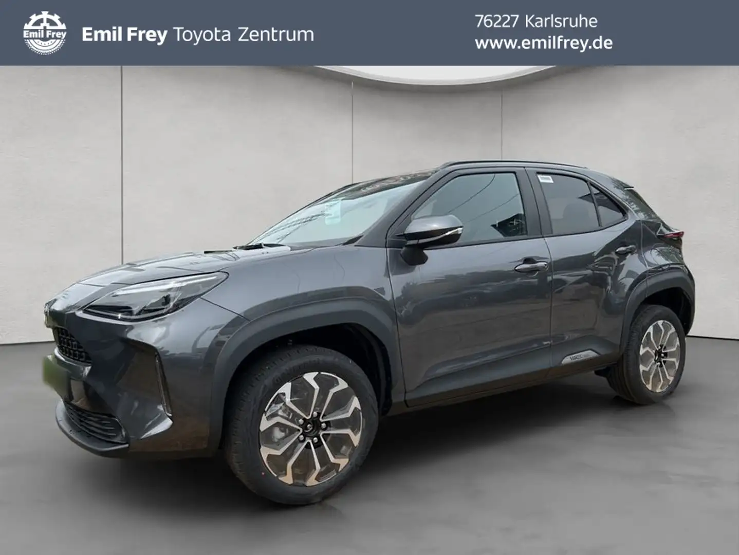 Toyota Yaris Cross Hybrid 130 1.5 VVT-i Teamplayer 68 kW, Grijs - 1