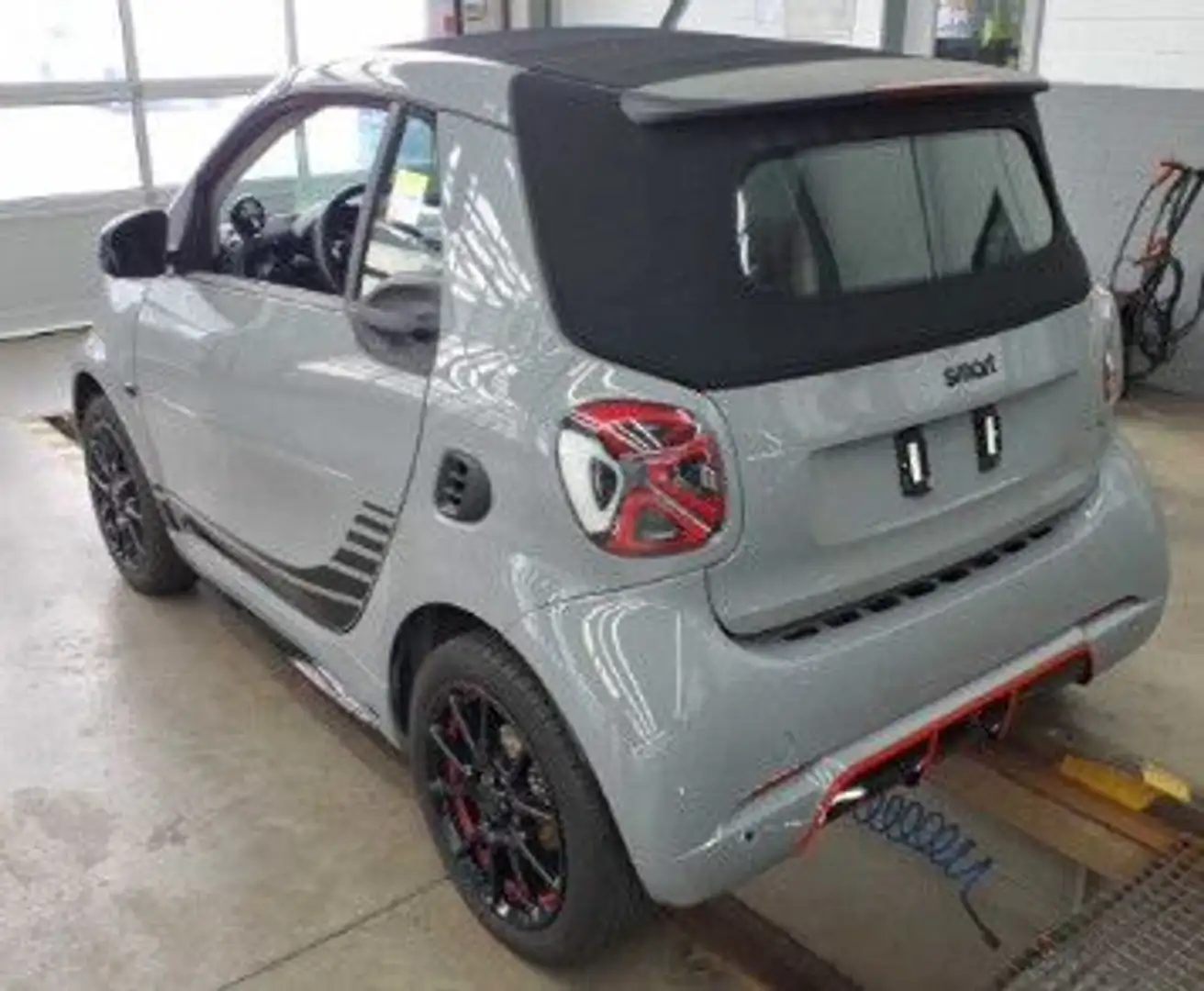 smart forTwo Cabrio EDITION 1*BRABUS*22 KW*TAILORMADE* Grau - 2