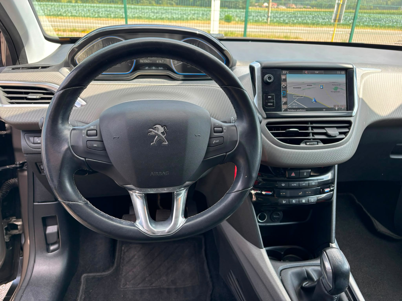 Peugeot 2008 2008 1.2i PureTech Allure S — photo 14