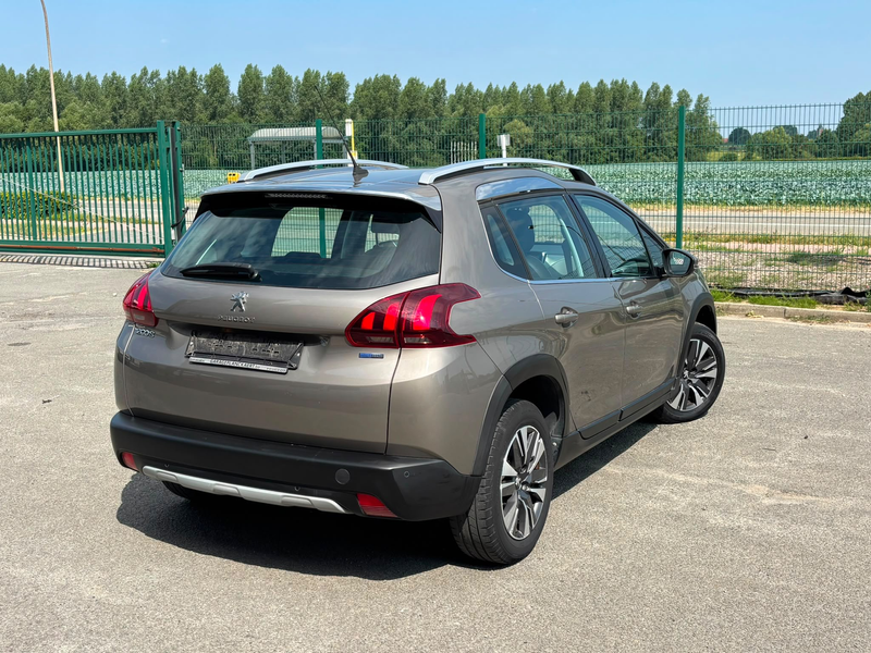 Peugeot 2008 2008 1.2i PureTech Allure S — photo 4