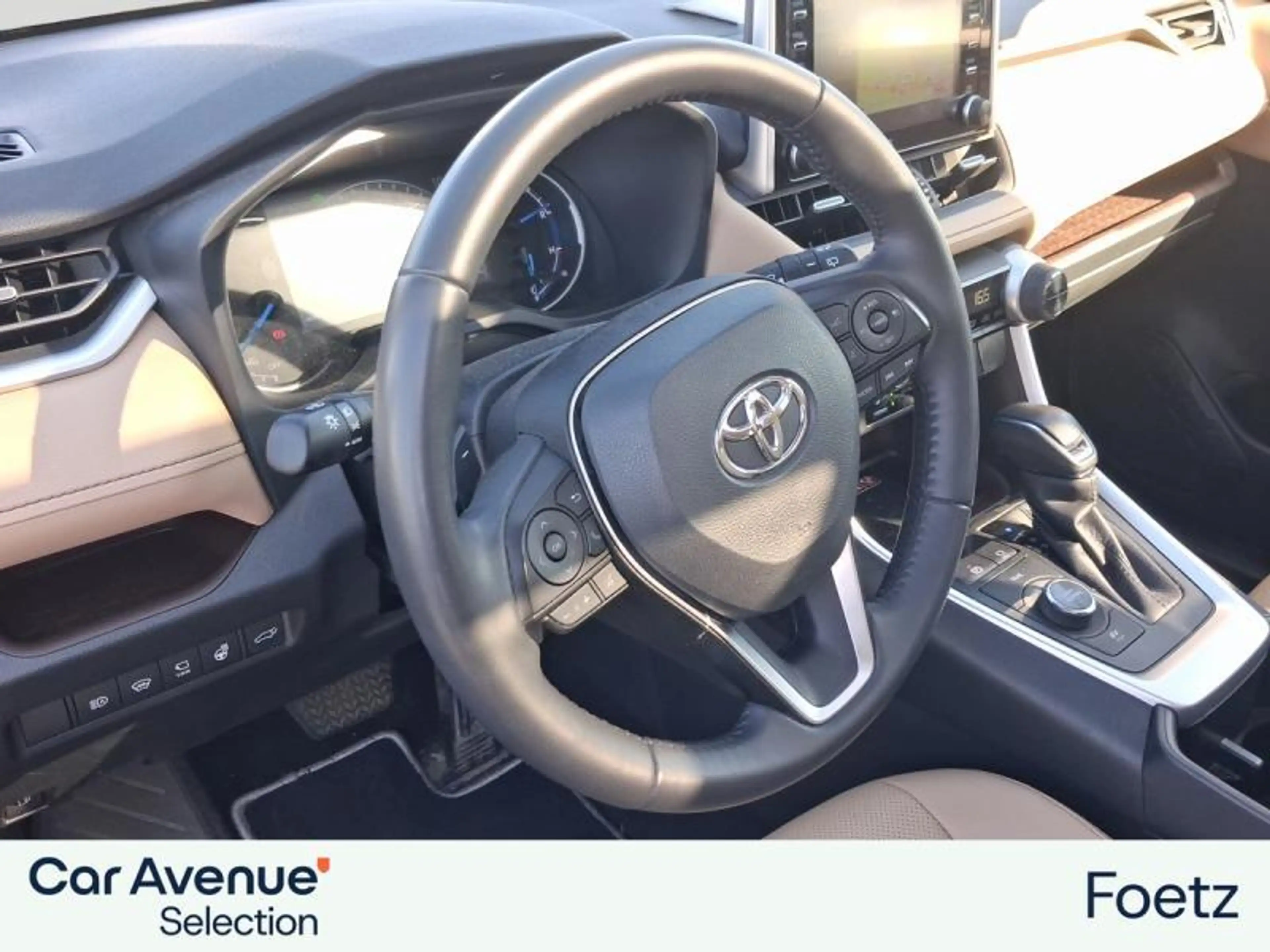 Toyota RAV 4 PREMIUM — photo 6