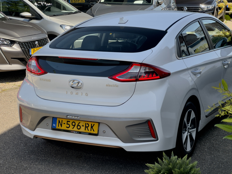 Hyundai IONIQ Premium EV Aut SOH 82.3% LEDER NAVI CAMERA APPLE-C — photo 12