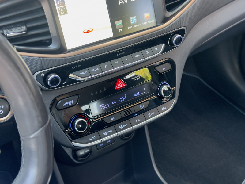Hyundai IONIQ Premium EV Aut SOH 82.3% LEDER NAVI CAMERA APPLE-C — photo 13