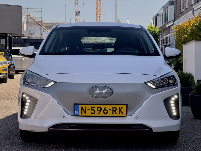Hyundai IONIQ Premium EV Aut SOH 82.3% LEDER NAVI CAMERA APPLE-C — photo 6