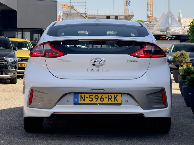 Hyundai IONIQ Premium EV Aut SOH 82.3% LEDER NAVI CAMERA APPLE-C — photo 8