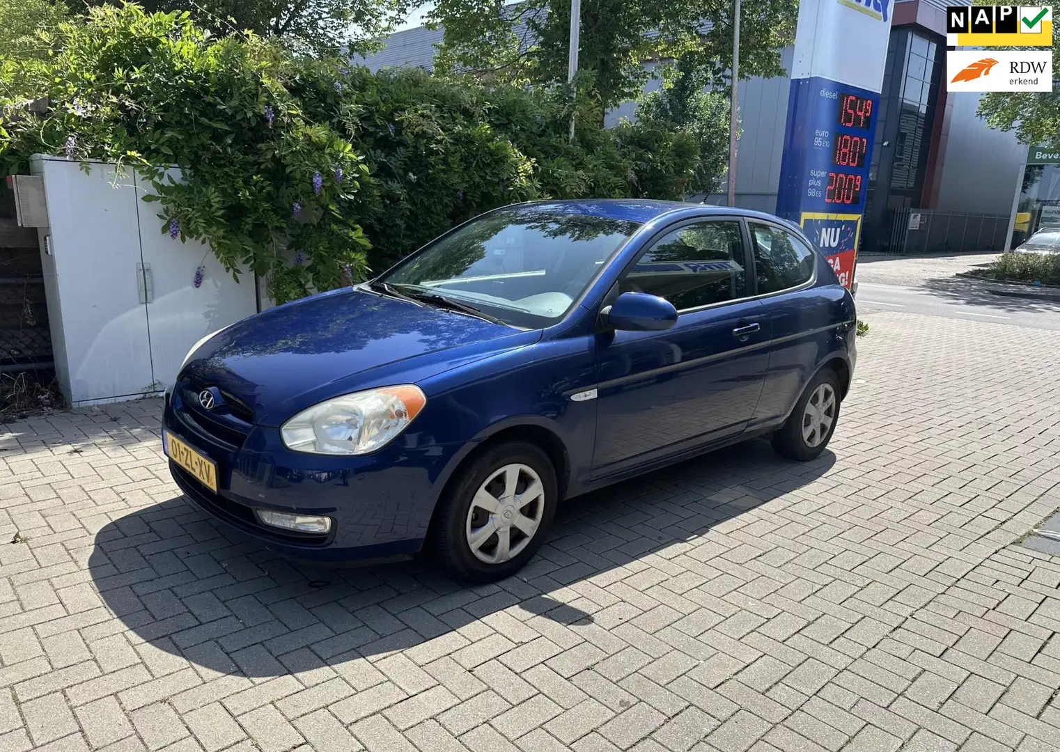 Hyundai ACCENT 1.4i Dynamic Joy Airco Blauw - 1