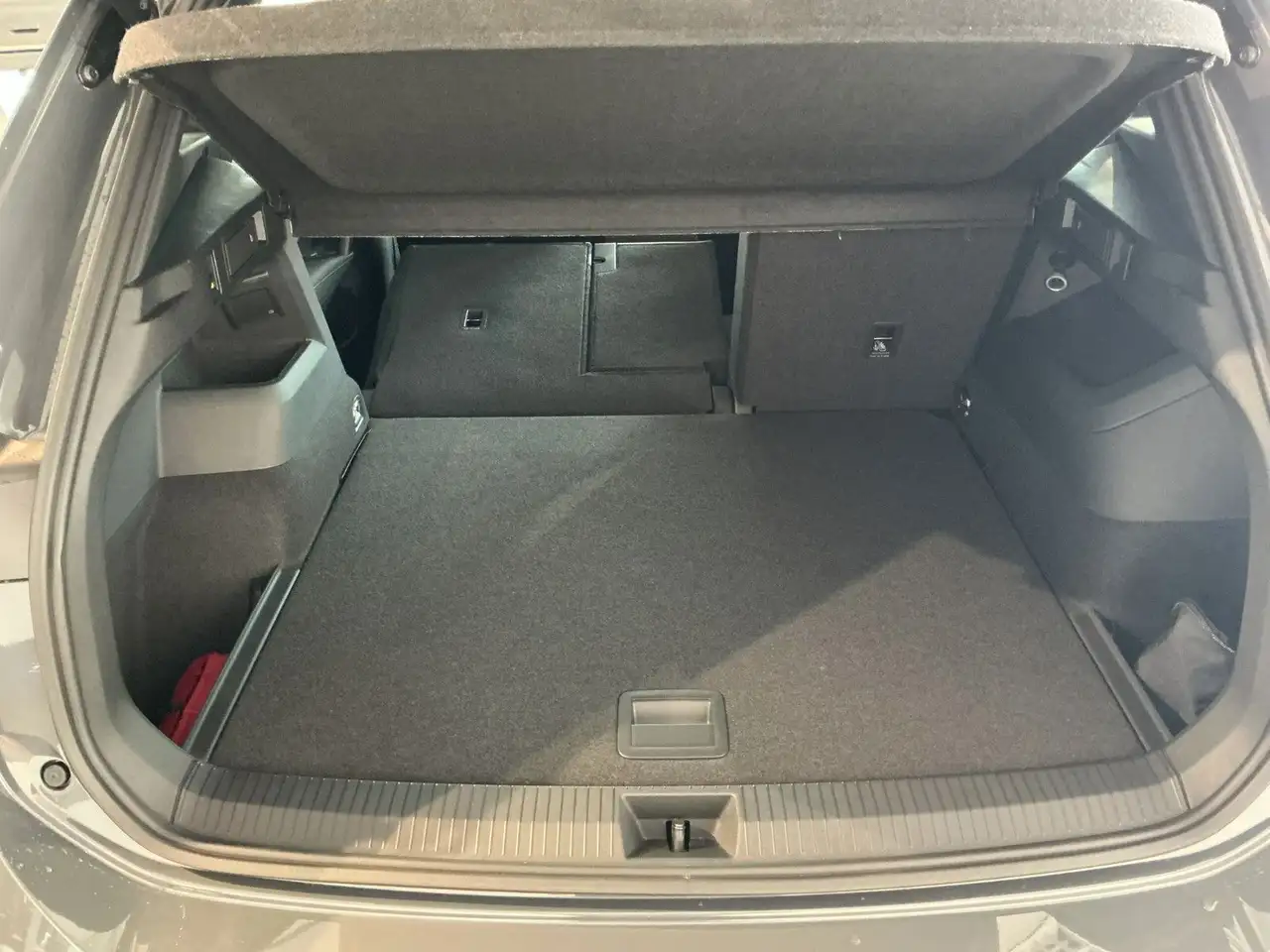 Volkswagen Tiguan 1.5 eTSI R-Line | AHK | IQ.LIGHT | HUD | 15