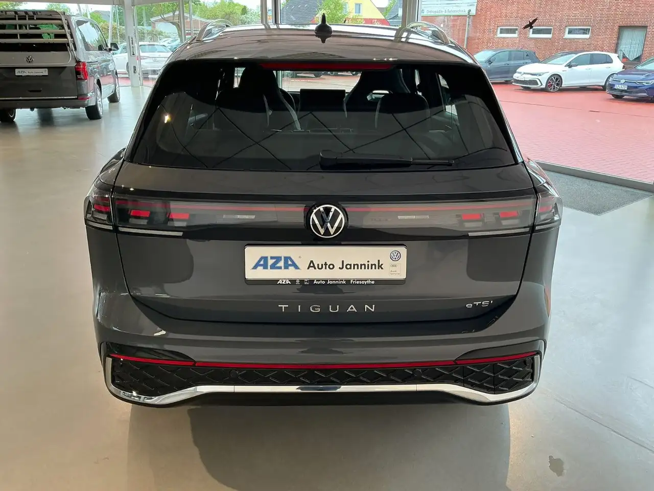 Volkswagen Tiguan 1.5 eTSI R-Line | AHK | IQ.LIGHT | HUD | 8