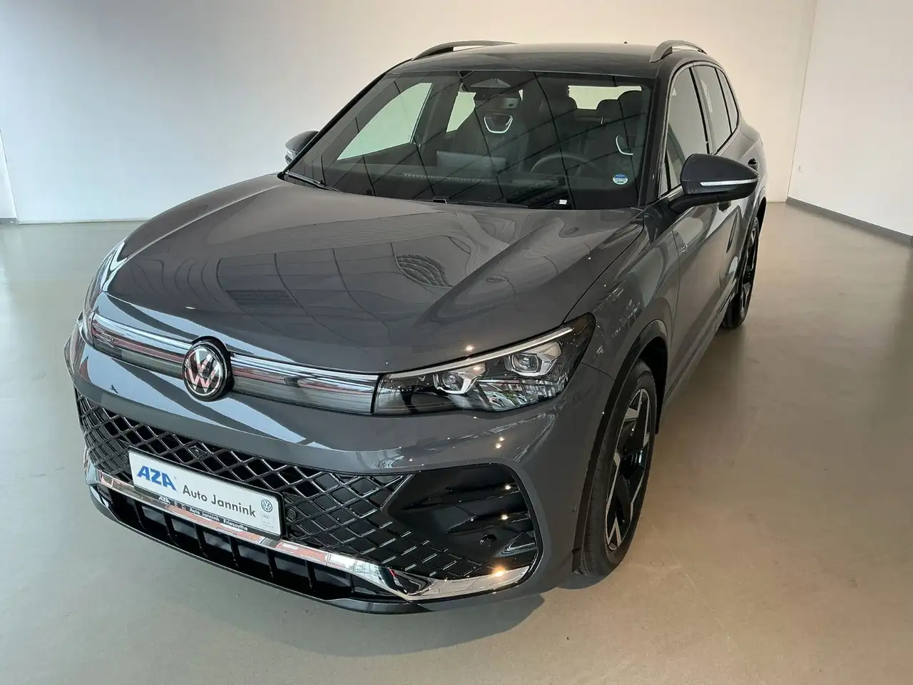Volkswagen Tiguan 1.5 eTSI R-Line | AHK | IQ.LIGHT | HUD |