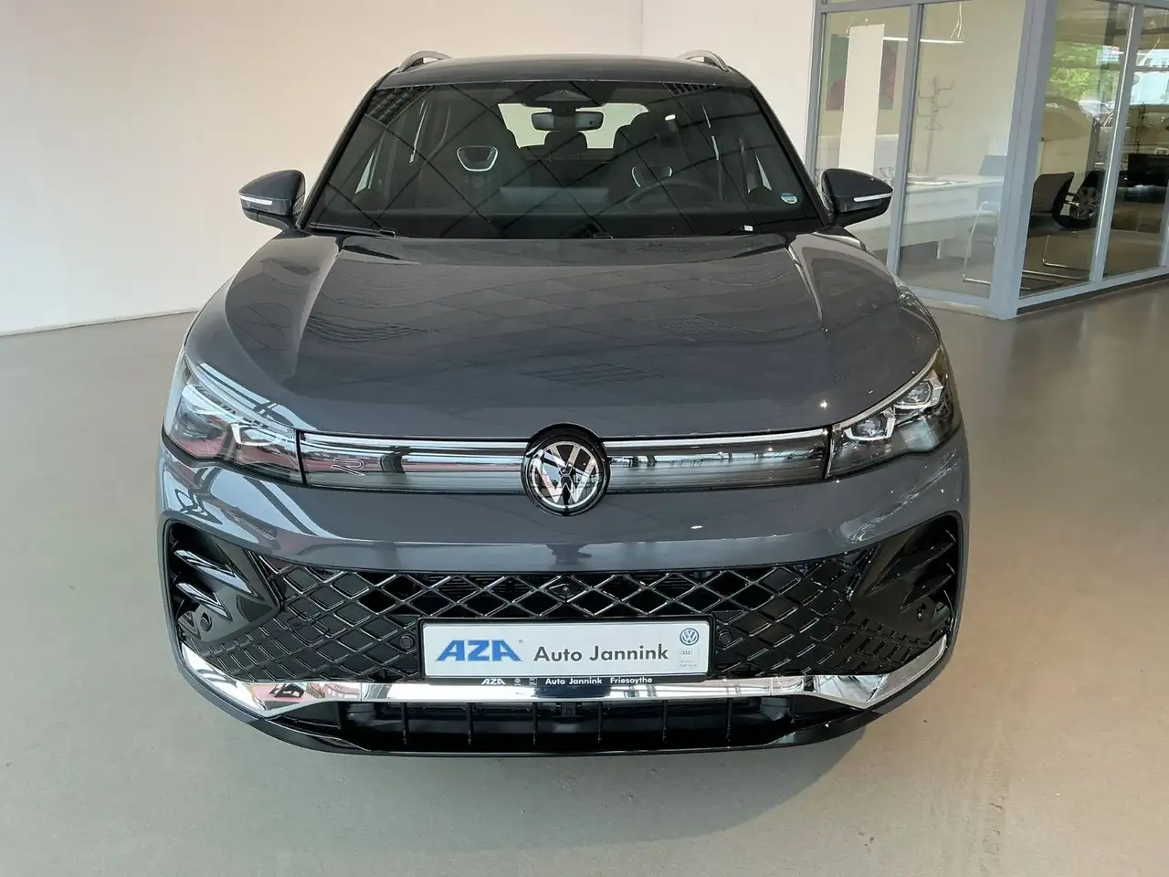 Volkswagen Tiguan 1.5 eTSI R-Line | AHK | IQ.LIGHT | HUD | 4