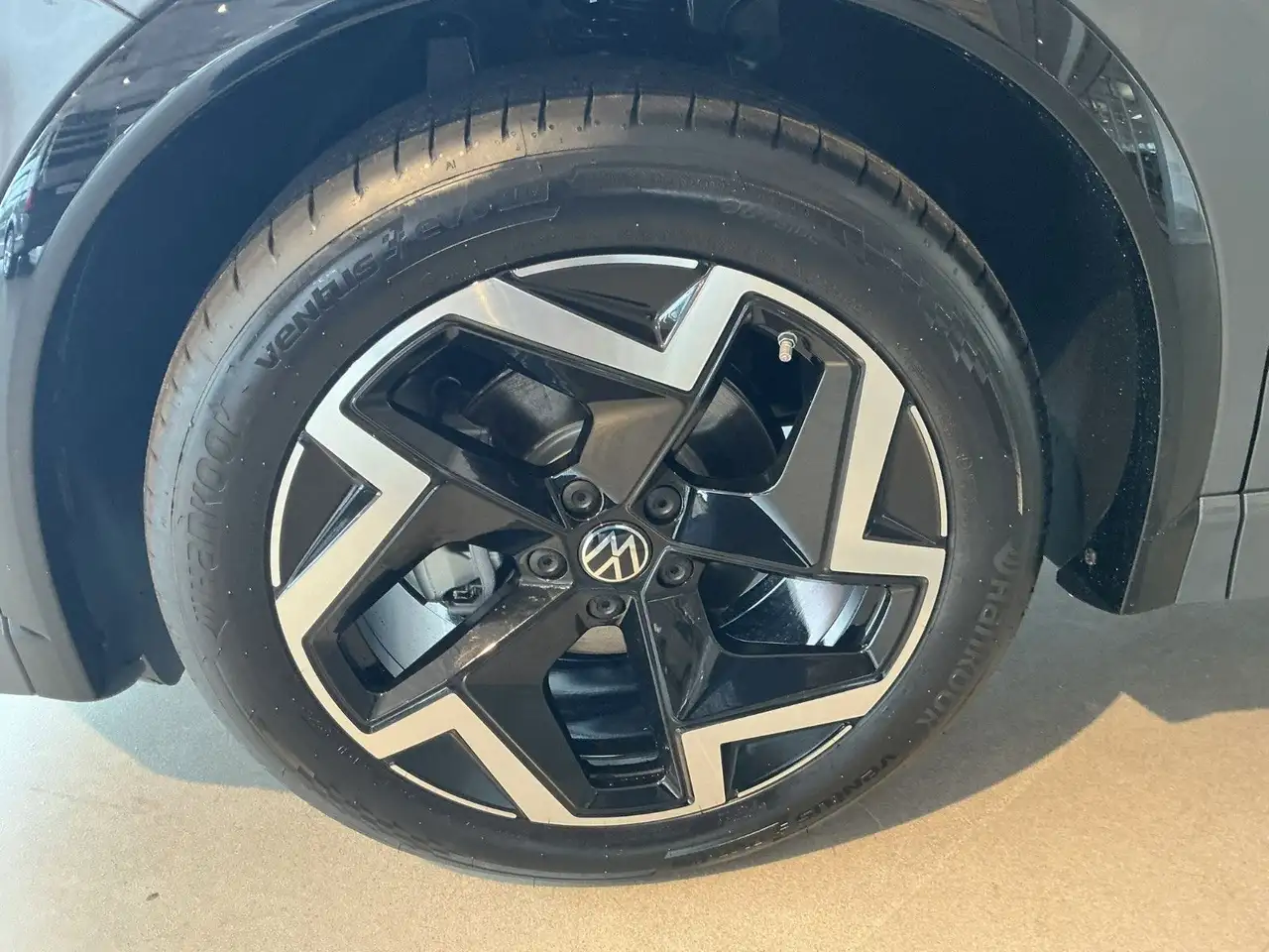Volkswagen Tiguan 1.5 eTSI R-Line | AHK | IQ.LIGHT | HUD | 3