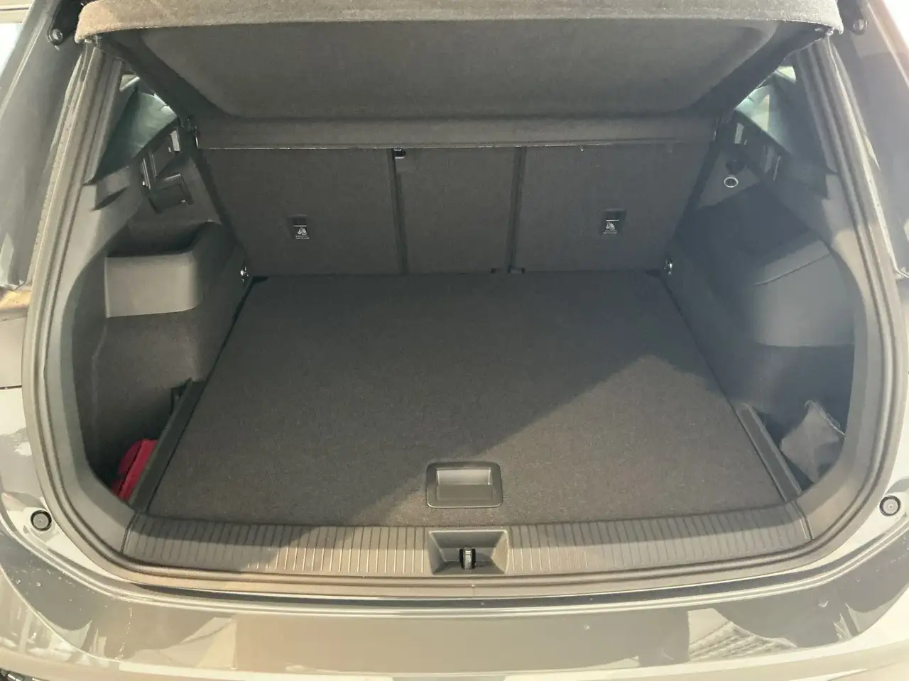 Volkswagen Tiguan 1.5 eTSI R-Line | AHK | IQ.LIGHT | HUD | 16