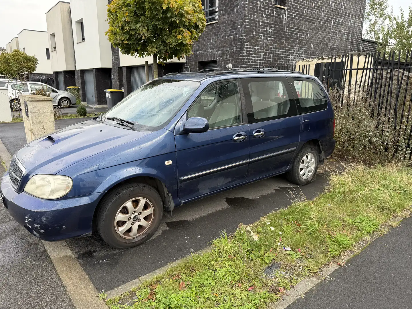 Kia Carnival Carnival 2.9 CRDI EX - 1
