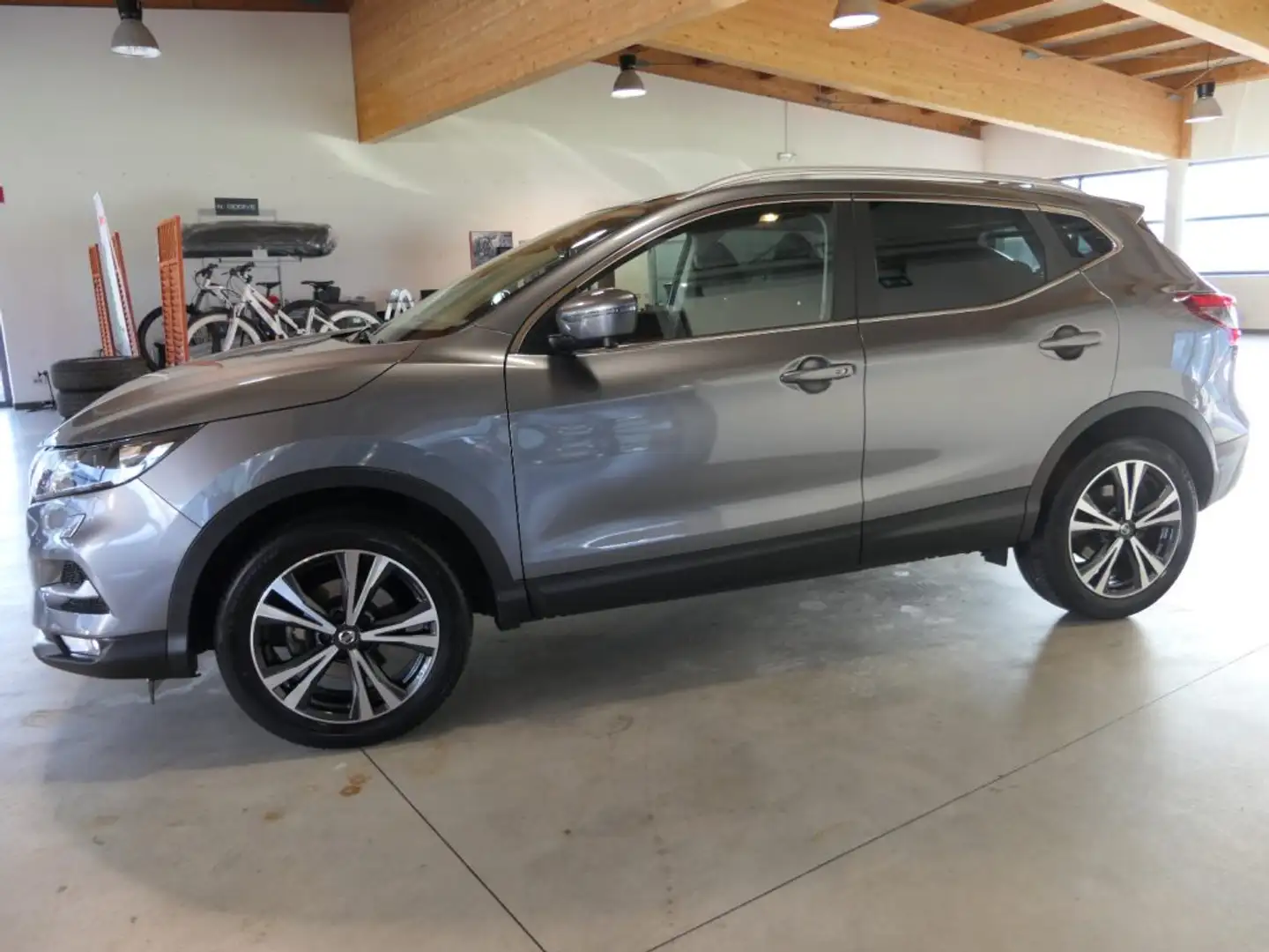 Nissan Qashqai 1.3 DIG-T 160 CV Tekna Gris - 1