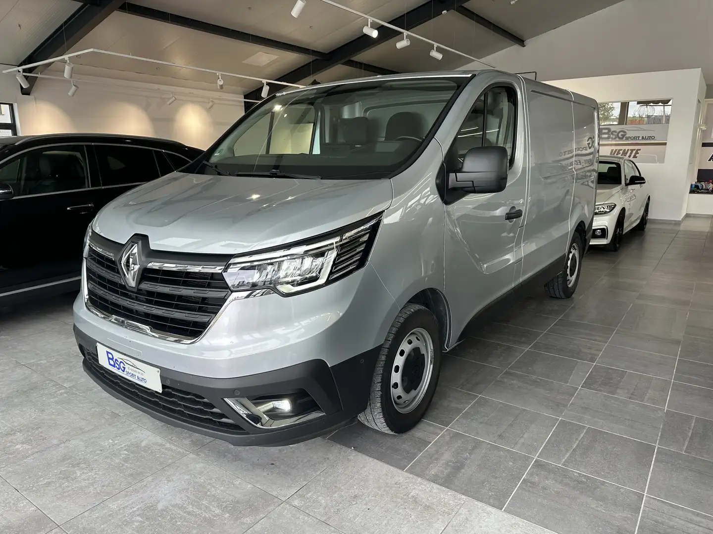 Renault Trafic renault trafic 3 places airco ////20990€ tvac // Grijs - 1