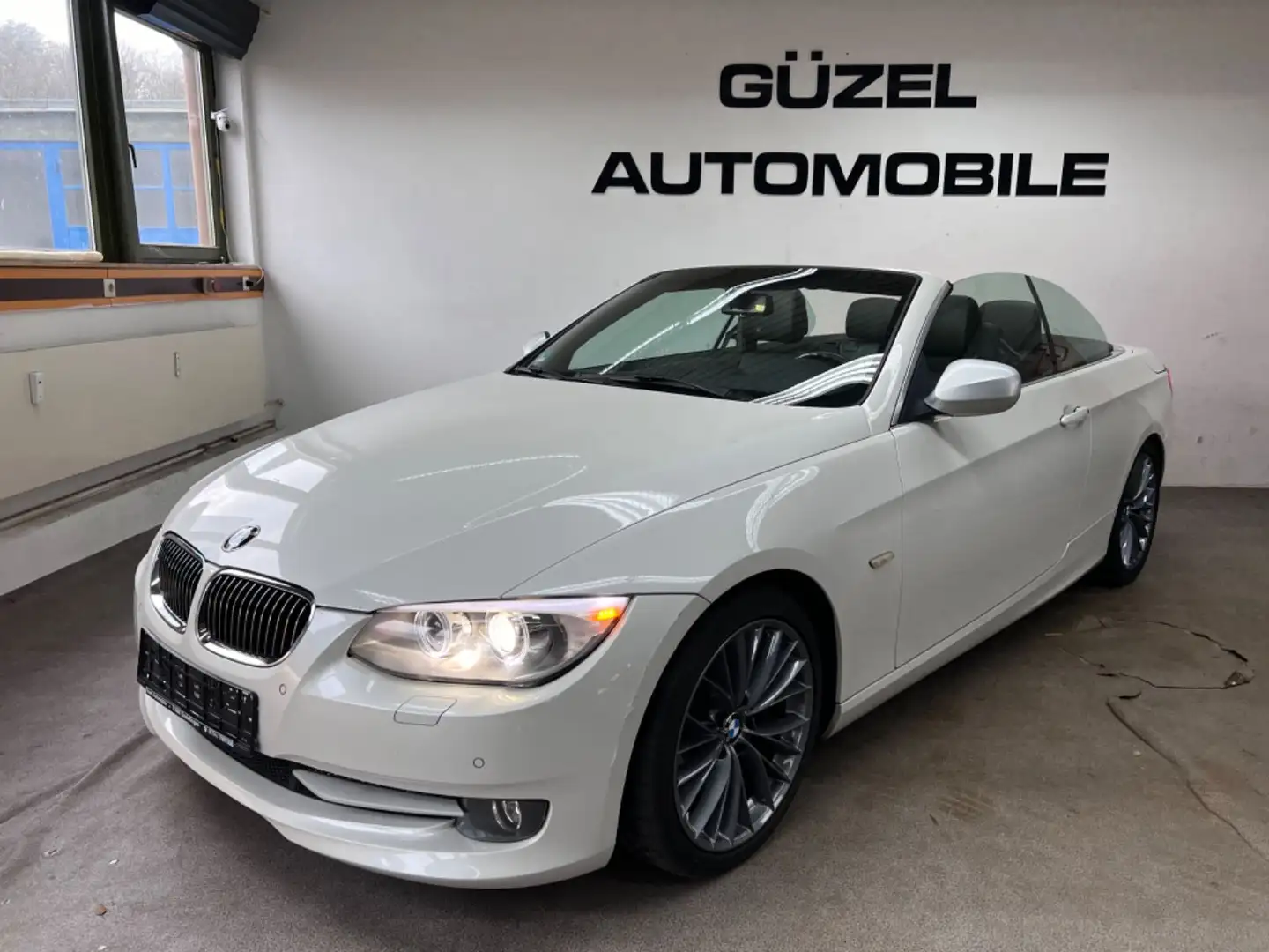 BMW 320 d Cabrio SPORTPAKET/NAVI/PDC/LEDER/SHZ/XENON/ Weiß - 2