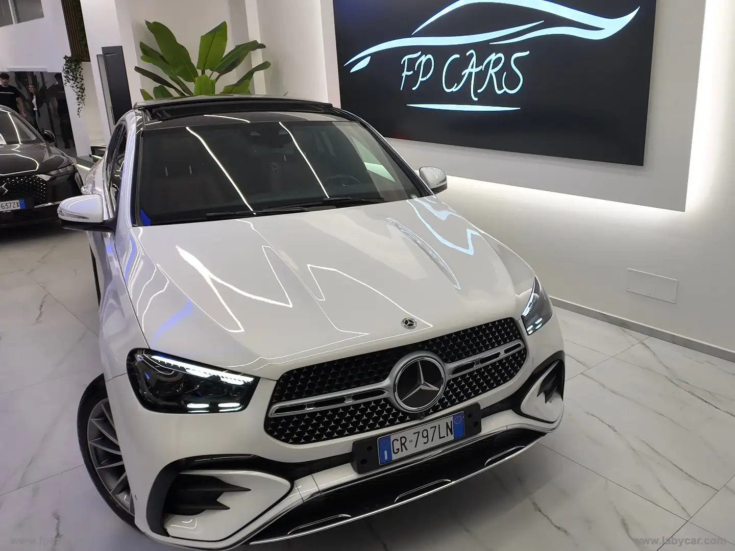 Mercedes-Benz GLE 300 GLE 300 d 4M Coupé AMG Line Premium Plus Weiß - 1