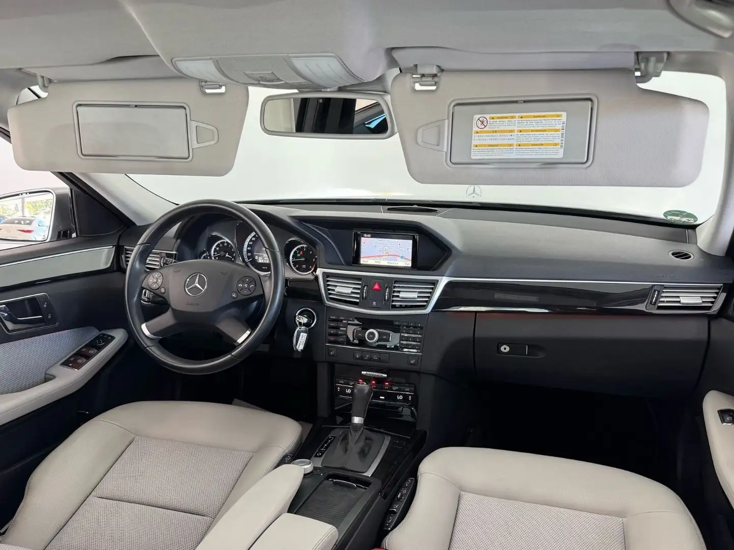 Mercedes-Benz E 250 CDI BlueEfficiency Avantgarde|AHK|DTR+|XEN Grau - 2