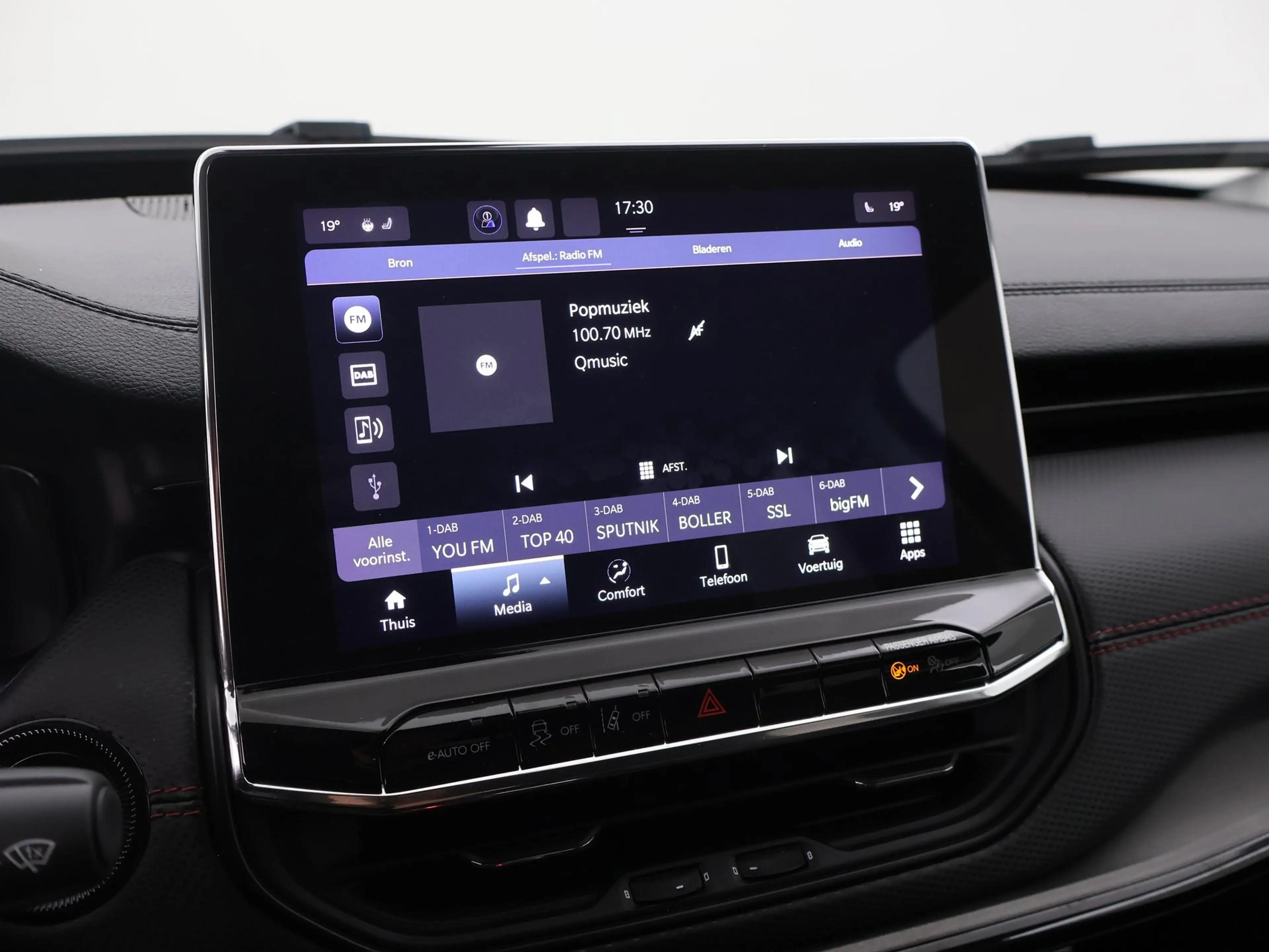 Jeep Compass 1.5T e-Hybrid High Altitude WINTERPACK|CAMERA|CARP — photo 18