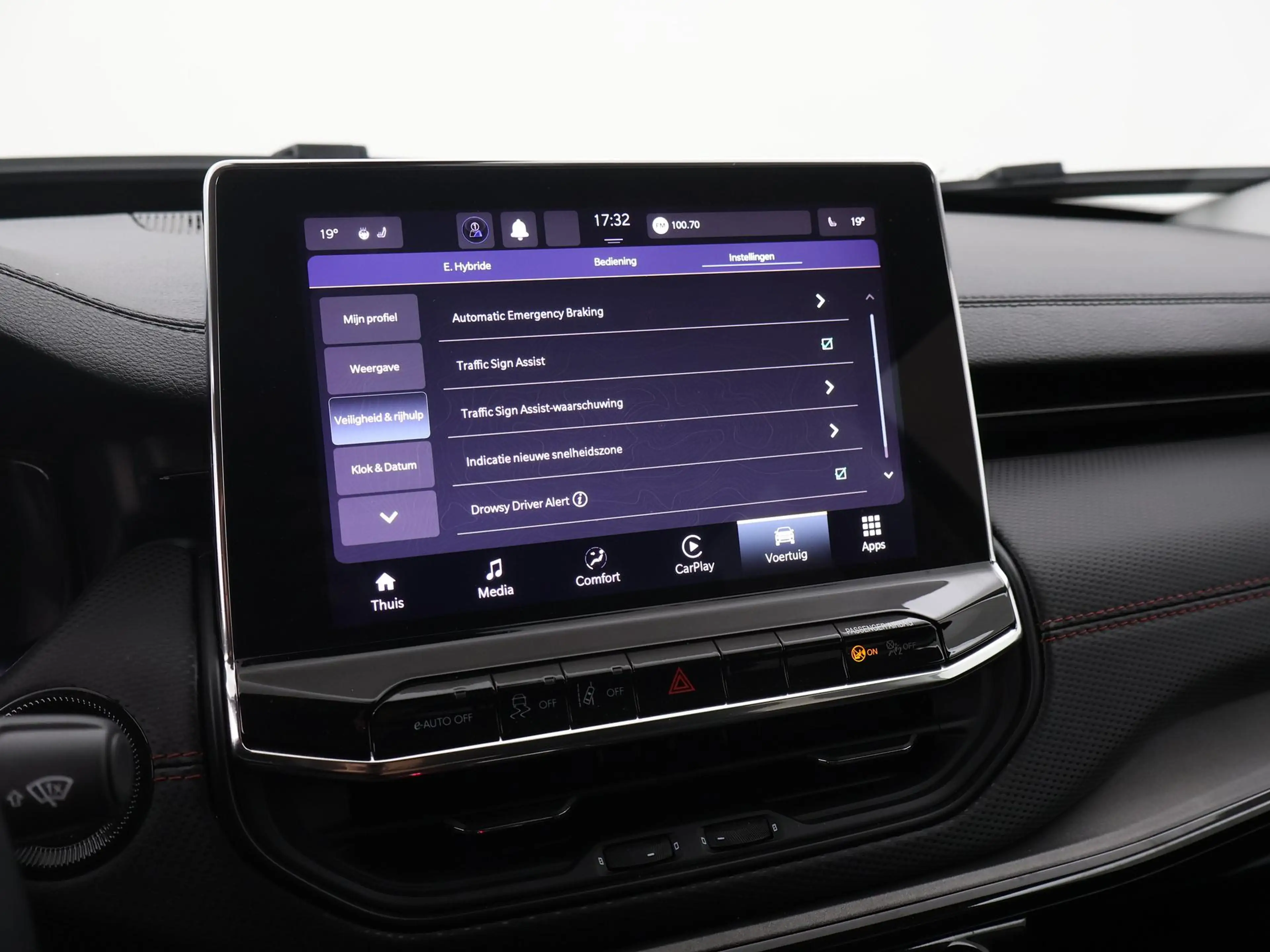 Jeep Compass 1.5T e-Hybrid High Altitude WINTERPACK|CAMERA|CARP — photo 22