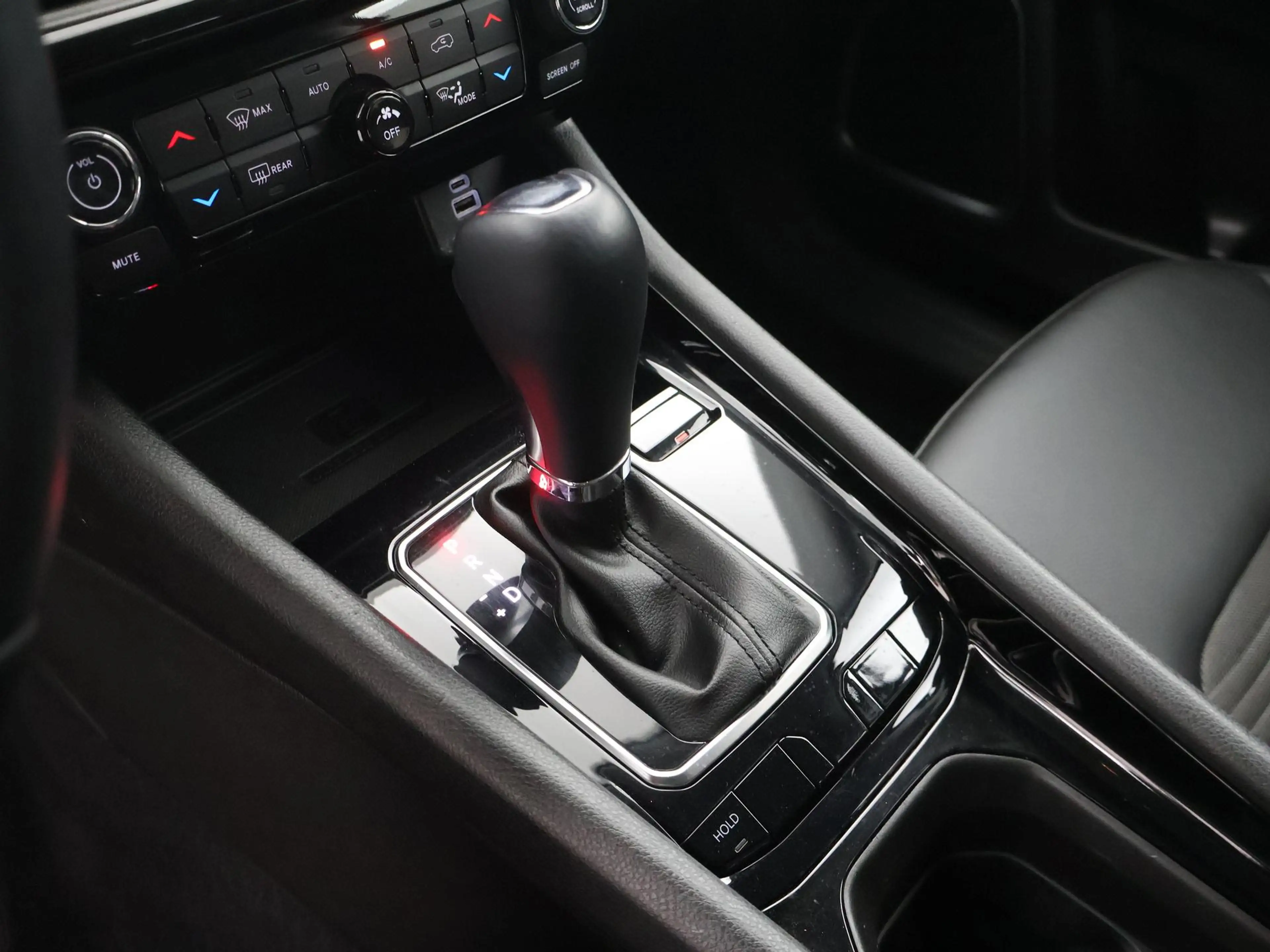 Jeep Compass 1.5T e-Hybrid High Altitude WINTERPACK|CAMERA|CARP — photo 39
