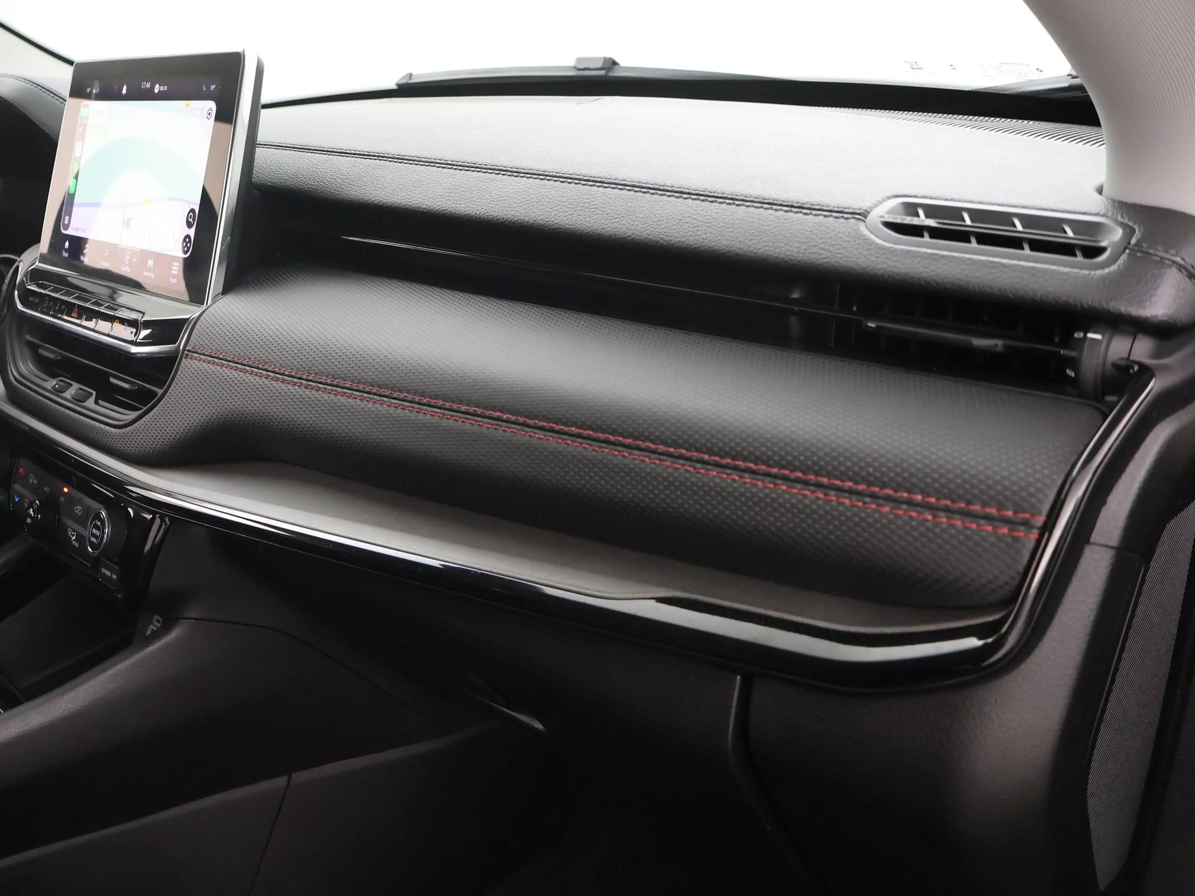 Jeep Compass 1.5T e-Hybrid High Altitude WINTERPACK|CAMERA|CARP — photo 41