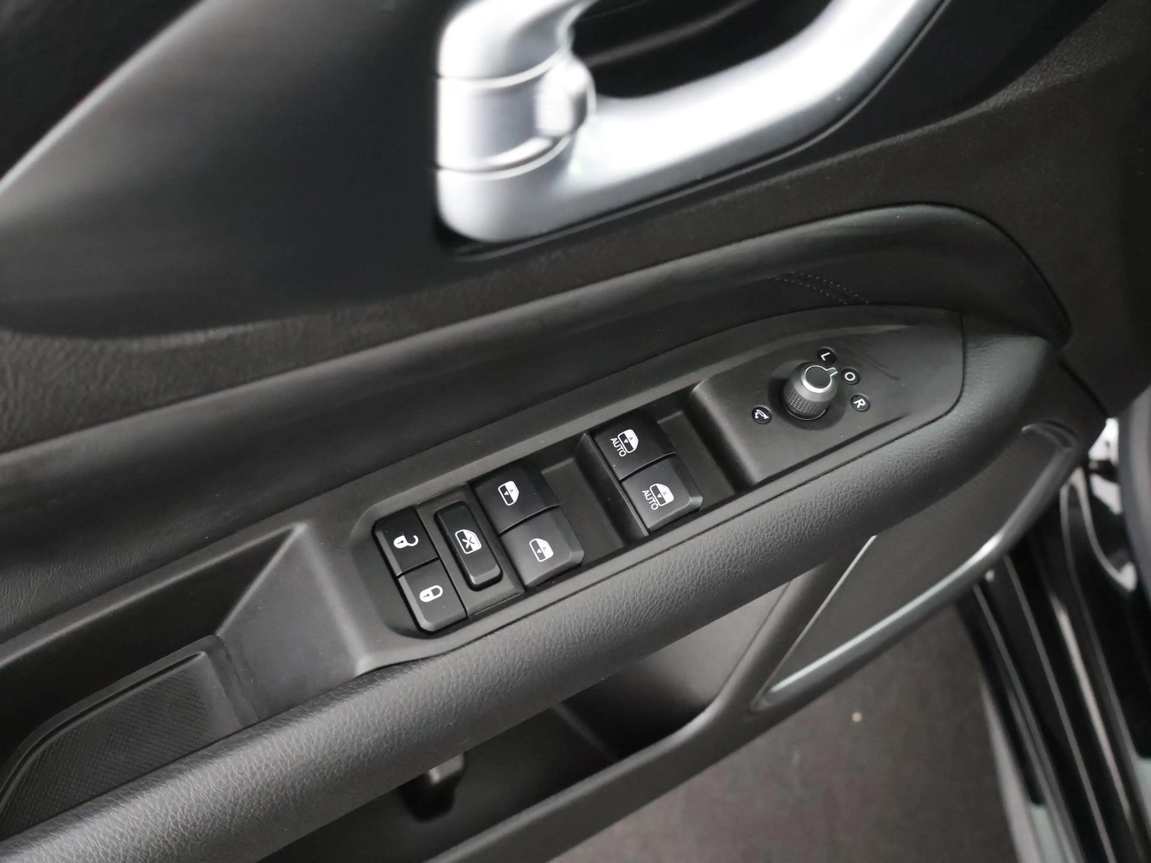 Jeep Compass 1.5T e-Hybrid High Altitude WINTERPACK|CAMERA|CARP — photo 34