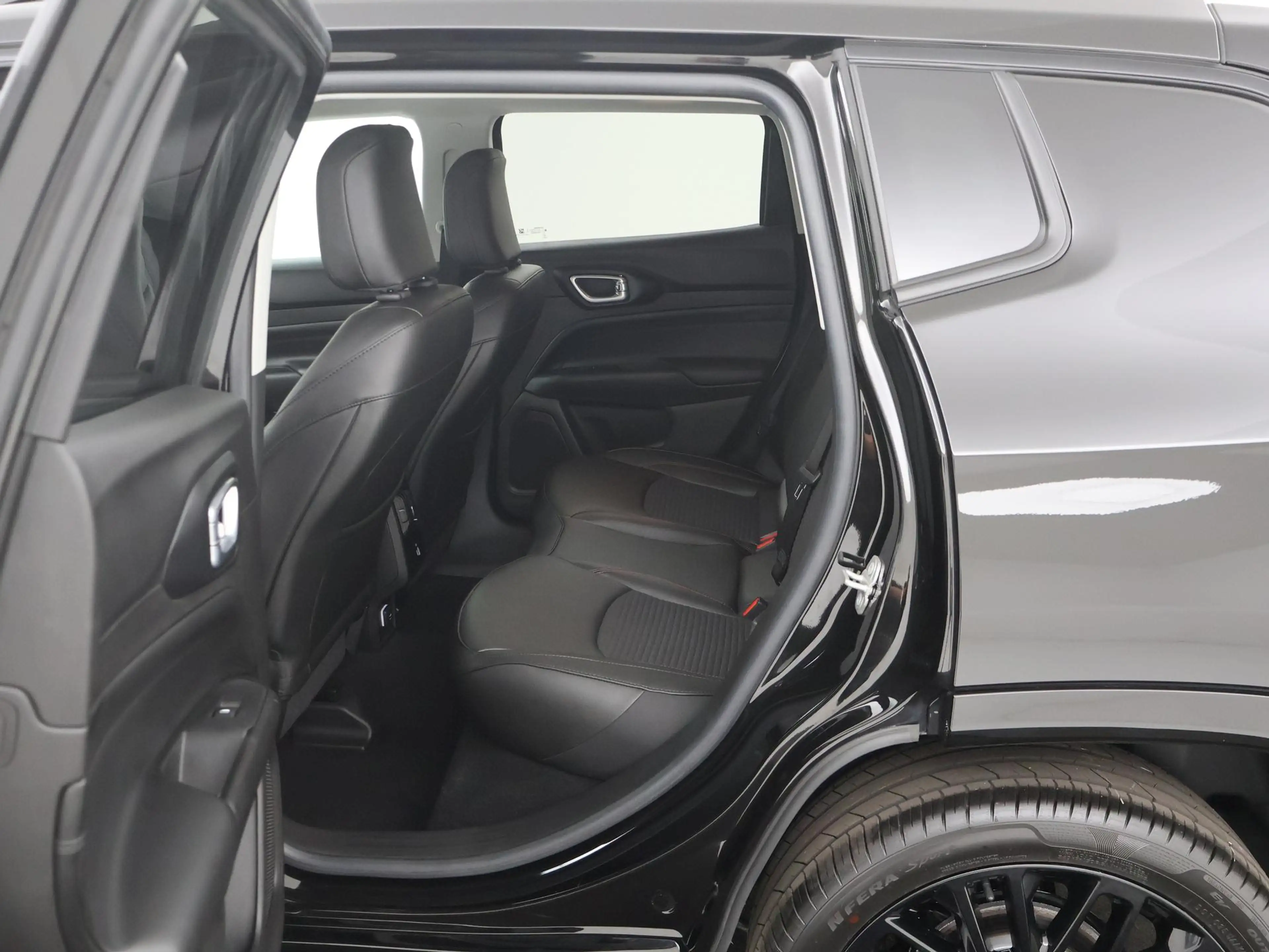 Jeep Compass 1.5T e-Hybrid High Altitude WINTERPACK|CAMERA|CARP — photo 11