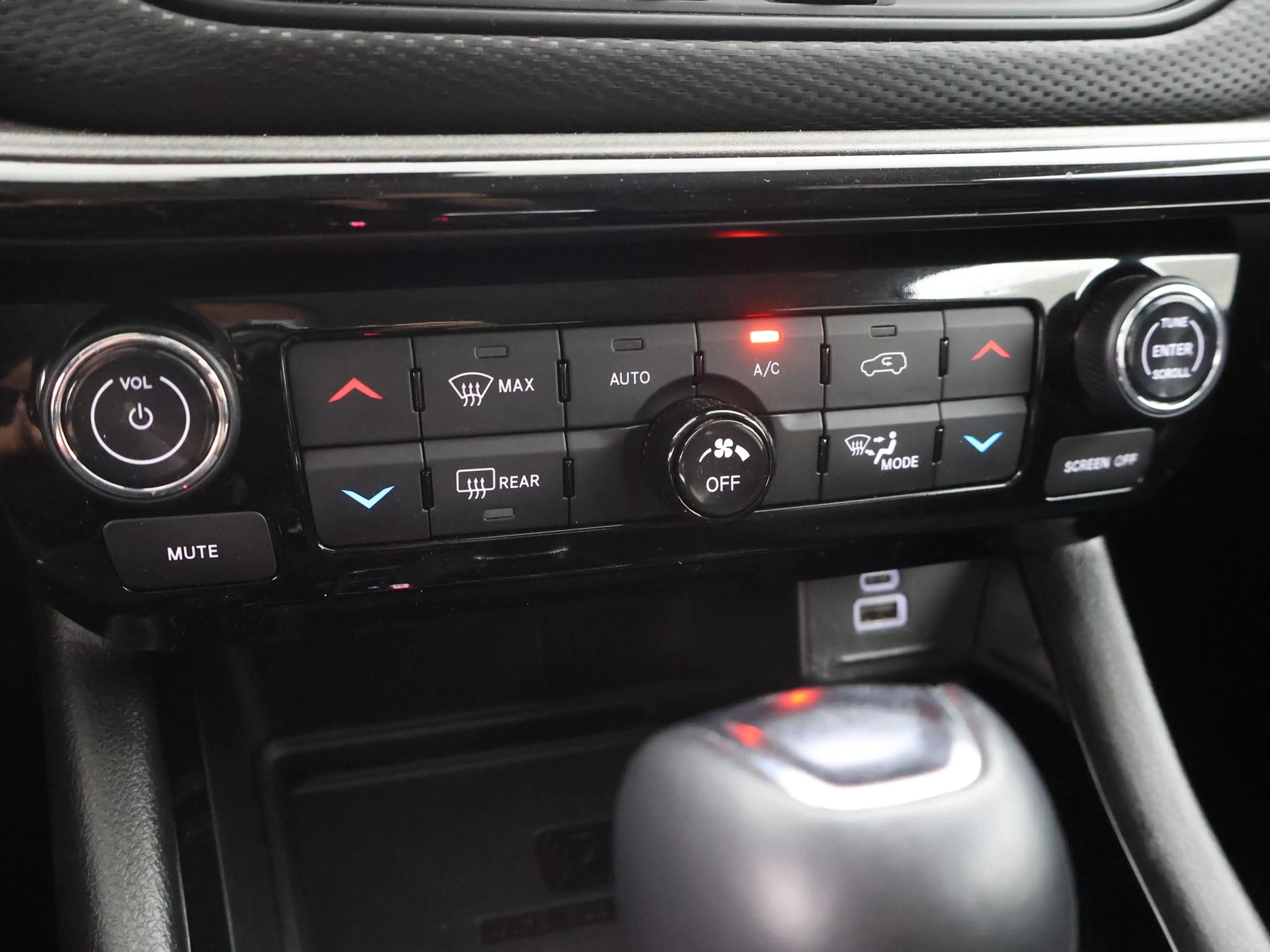 Jeep Compass 1.5T e-Hybrid High Altitude WINTERPACK|CAMERA|CARP — photo 26