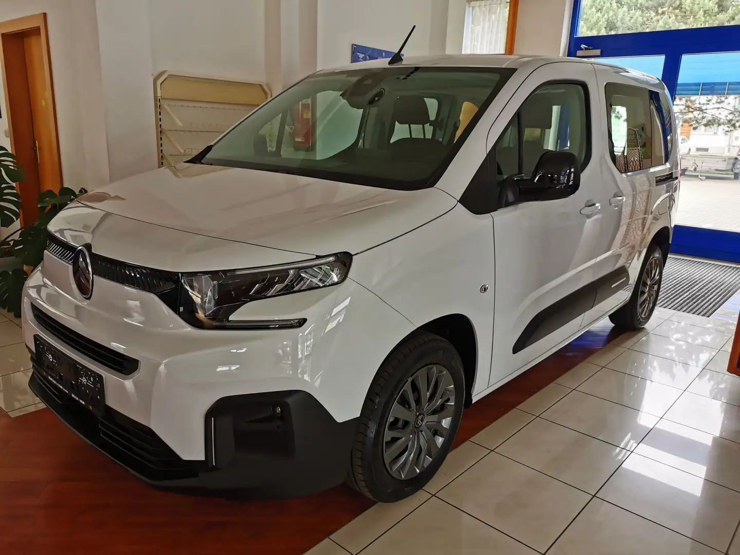 Citroen Berlingo BlueHDi100 S M Plus *Mod.2025* Blanco - 1