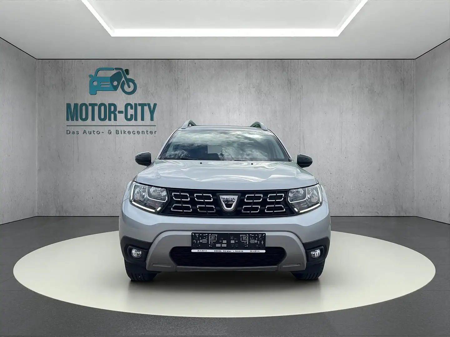 Dacia Duster Blue dCi 115 Celebration Silber - 2