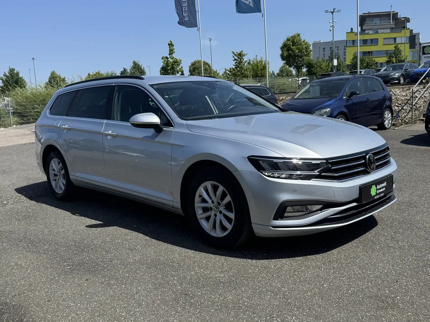 Volkswagen Passat Variant Business 1.5 TSI LED KAMERA ACC NAVI Silber - 2