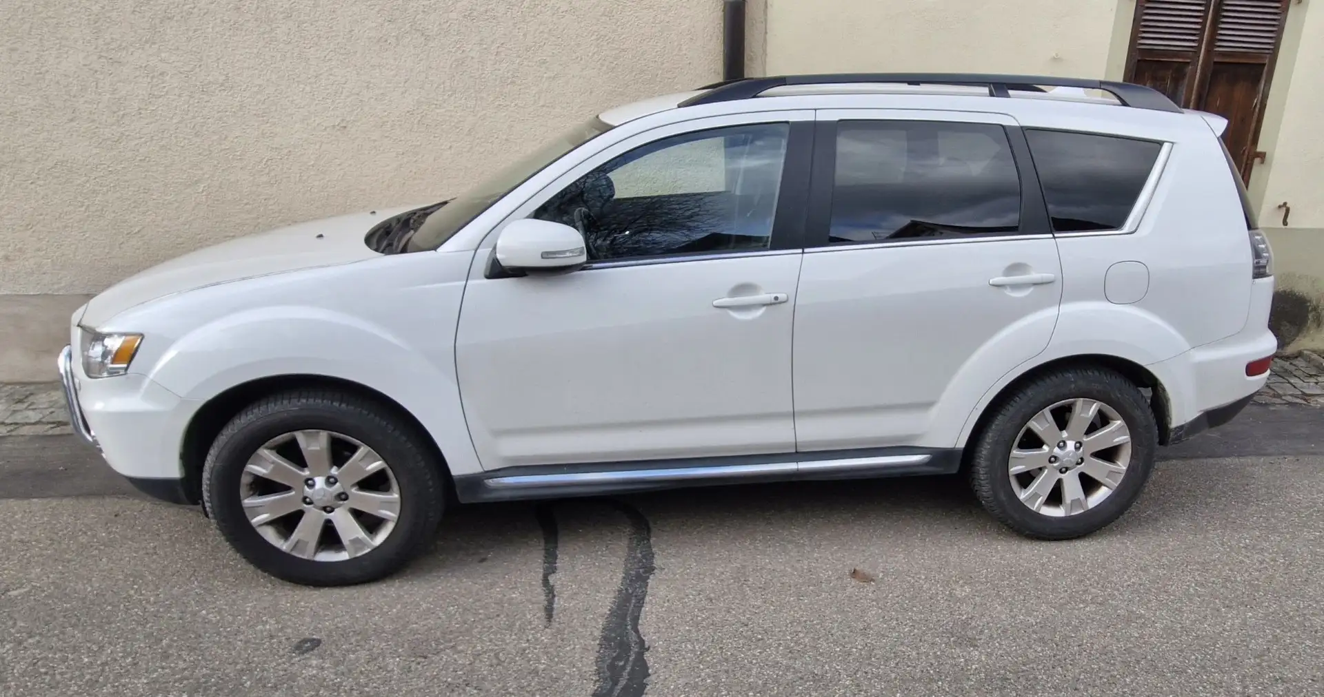 Mitsubishi Outlander 2.4 WD Intense - 2