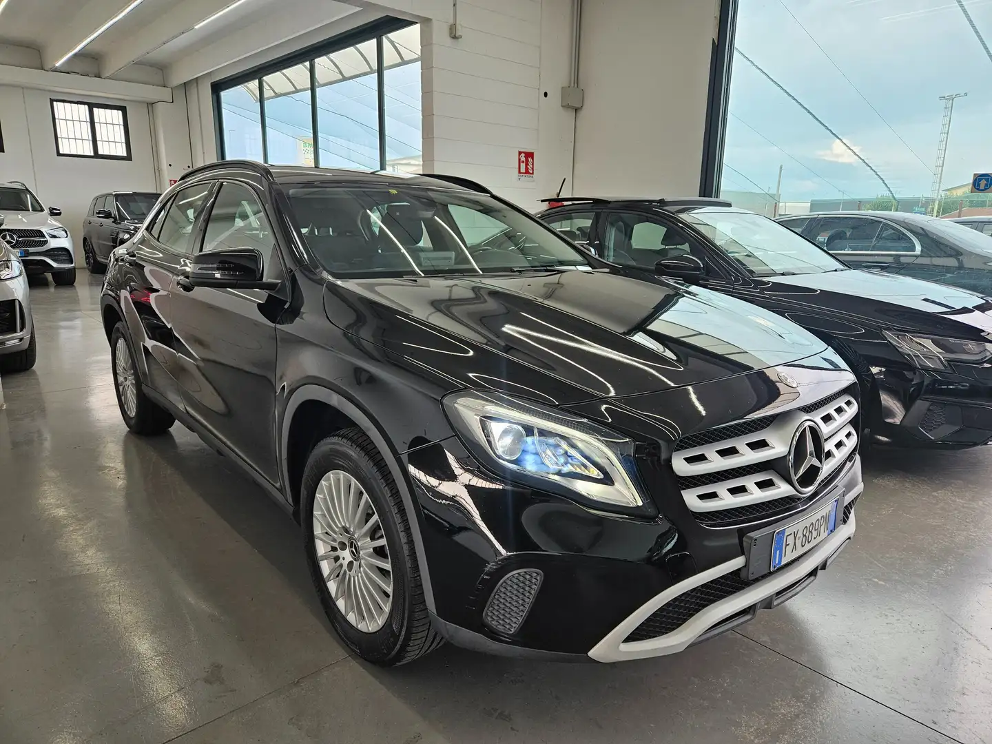 Mercedes-Benz GLA 180 premium NEOPATENTATI Nero - 1