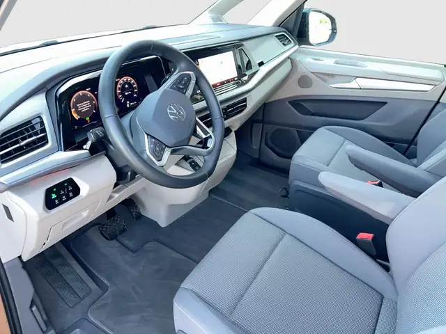 Volkswagen Multivan view 9