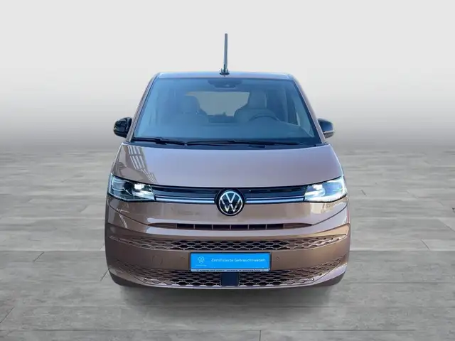 Volkswagen Multivan view 8