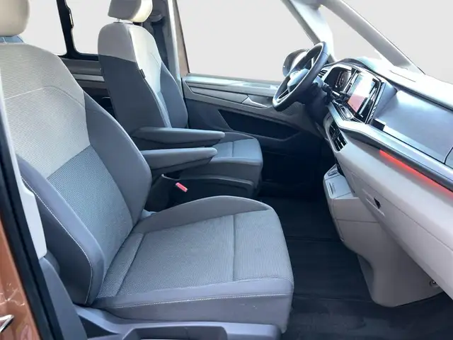 Volkswagen Multivan view 15