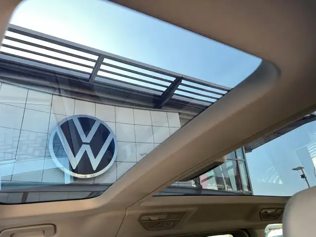 Volkswagen Multivan view 27