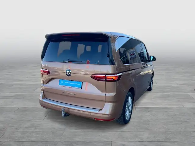 Volkswagen Multivan view 4