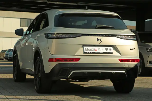 DS Automobiles DS 7 Crossback view 3