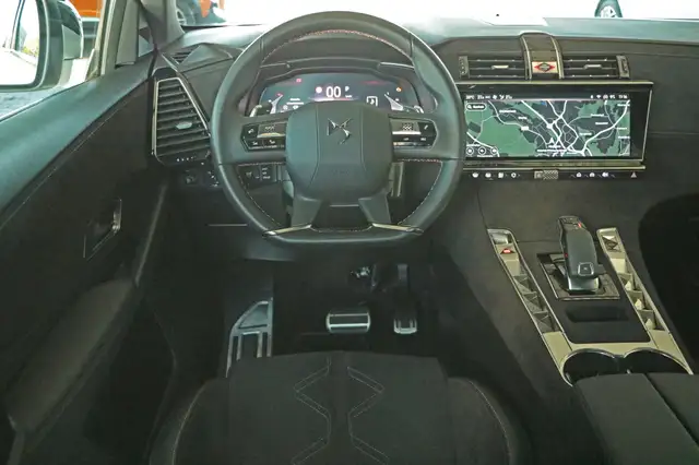 DS Automobiles DS 7 Crossback view 10