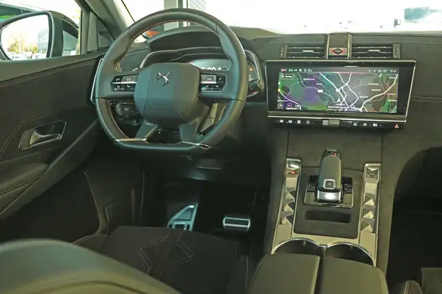 DS Automobiles DS 7 Crossback view 11