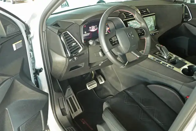 DS Automobiles DS 7 Crossback view 9