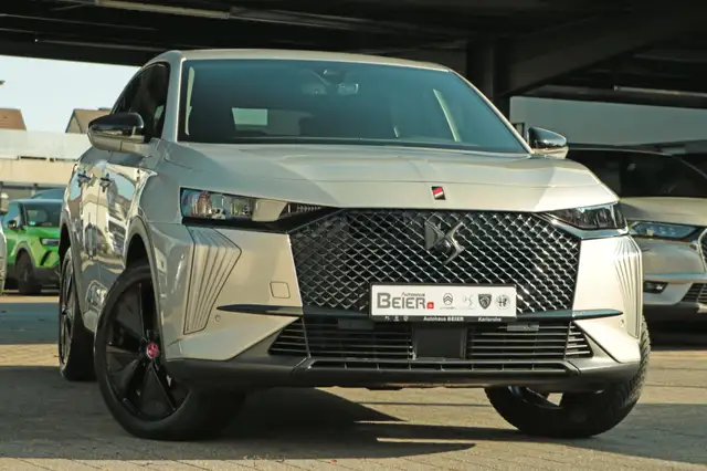 DS Automobiles DS 7 Crossback view 2