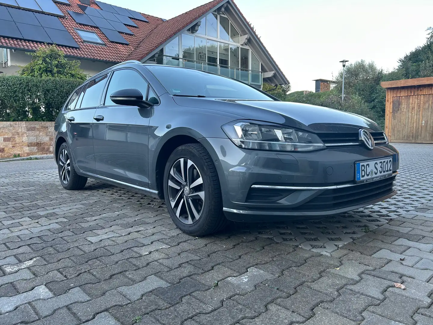 Volkswagen Golf Variant Golf VII Variant Diesel 1.6 TDI SCR IQ.DRIVE Grau - 1