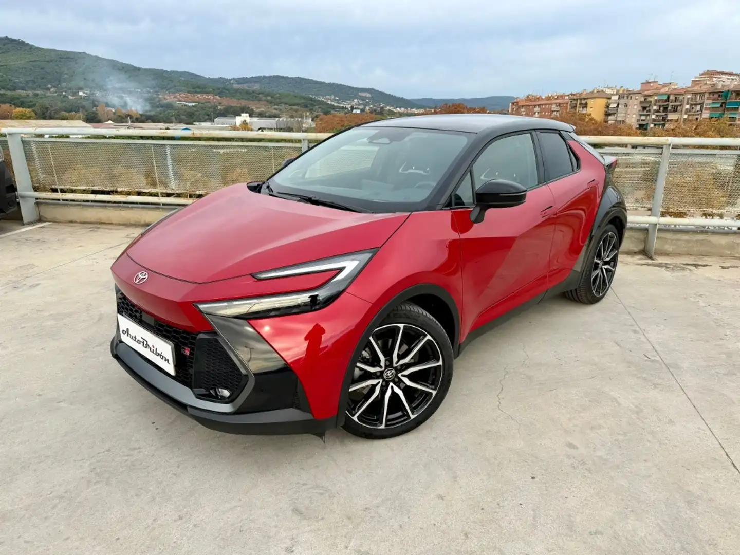 Toyota C-HR 220PH GR Sport Premiere Edition Rojo - 2
