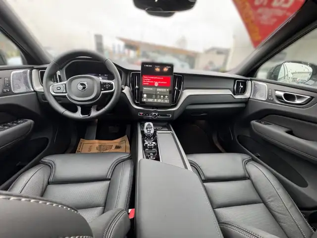 Volvo XC60 Black Edition Ultra, B5 AWD Mild Hybrid, Benzin Ansicht 18
