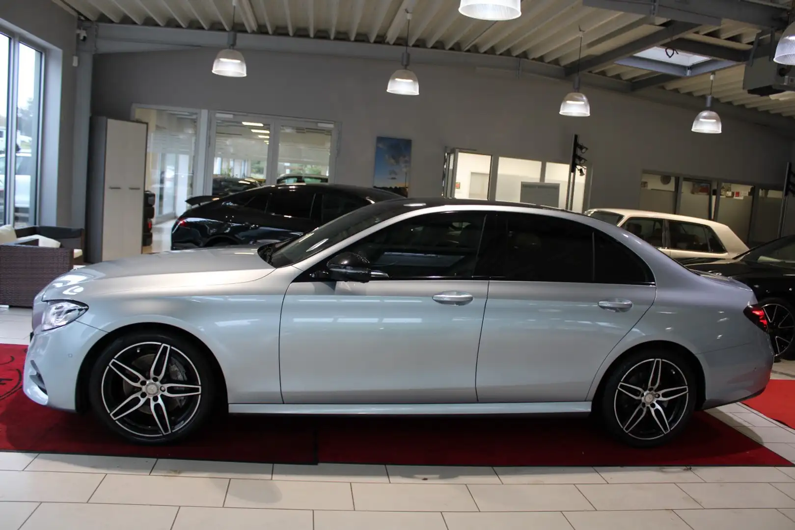 Mercedes-Benz E 220 d 9G AMG Line Burmester/Navi Silber - 2